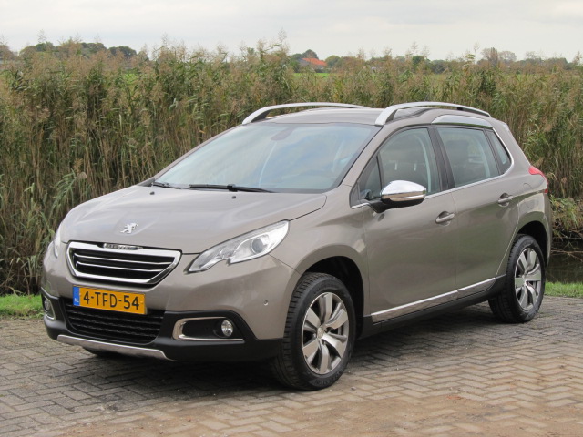 Peugeot 2008 1.2 VTi Allure Pack Premium Plus