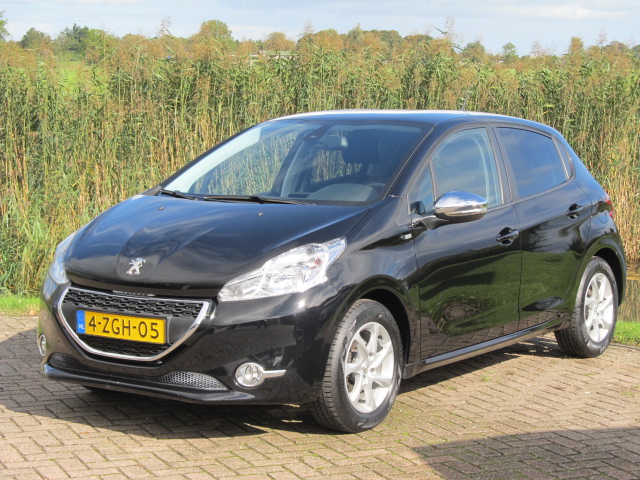 Peugeot 208 1.2 PureTech Style Pack Climate/Cruise control/Navigatie